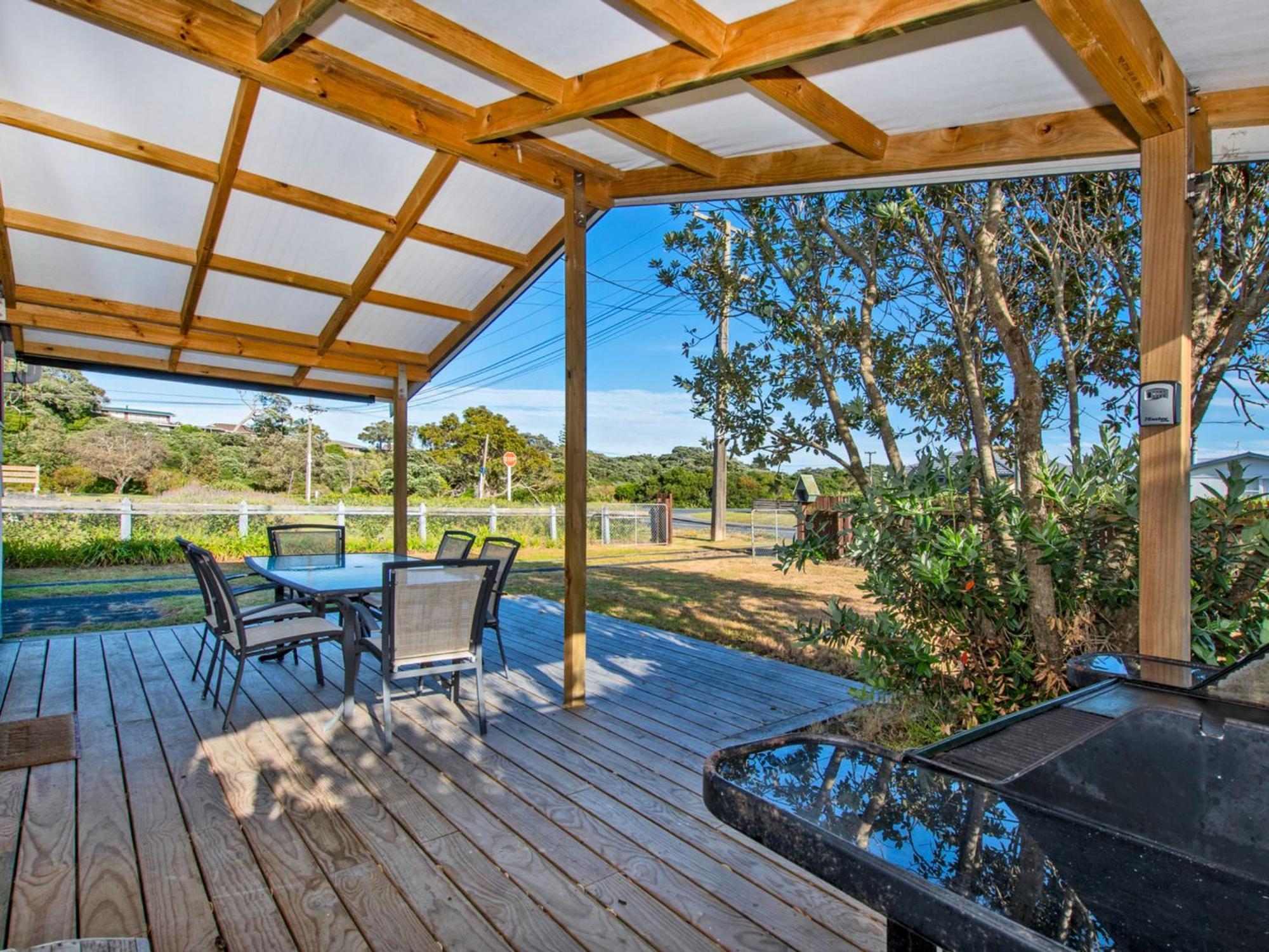 Ruakaka Holiday Escape - Ruakaka Holiday Home Exterior photo