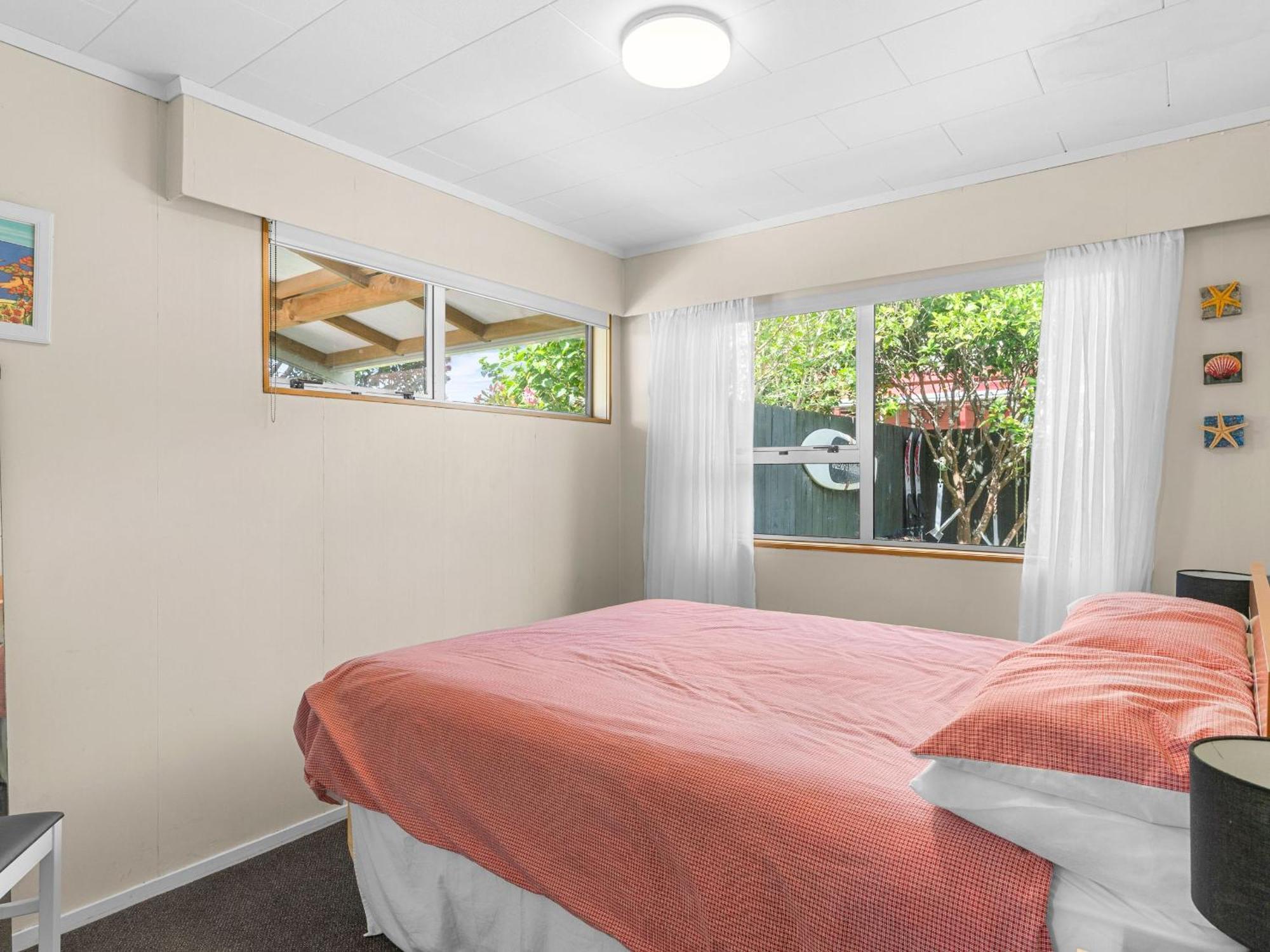 Ruakaka Holiday Escape - Ruakaka Holiday Home Exterior photo